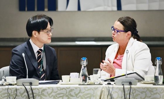 김정관 장관, 매들린 킹 호주 자원·북호주 장관과 면담