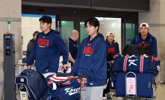 17년만에 WBC 8강···귀환한 한국 선수단