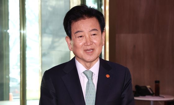 발언하는 정동영 통일부 장관