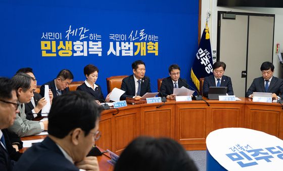 민주당 최고위 주재하는 정청래 대표