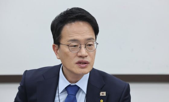 의료개혁 기자간담회하는 박주민