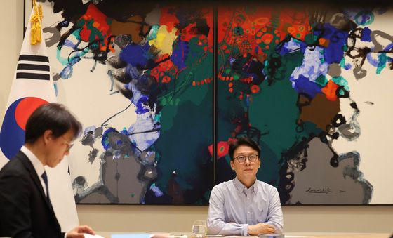 김민석 총리, 미국 현지서 국무총리실 간부회의 주재