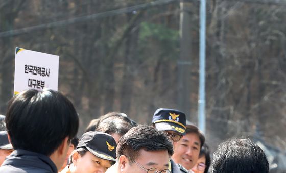 대구 '앞산 산불예방 캠페인' 찾은 윤호중 장관