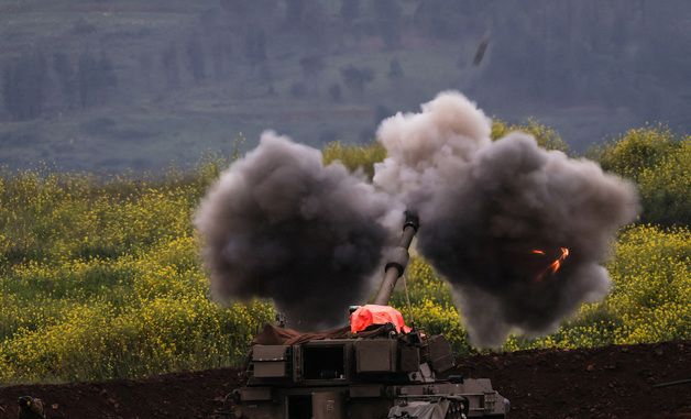 [포토] 레바논 향해 포격하는 이스라엘 포병부대
