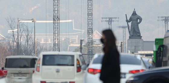 미세먼지 '나쁨'…"마스크 챙기세요"