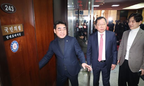 부산시장 공천 관련 장동혁 면담하는 부산 의원들