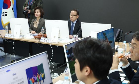 면접 심사하는 김이수 공관위원장