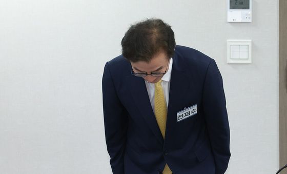 인사하는 전재수 의원