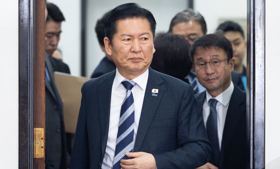 검찰개혁 기자회견 입장하는 정청래 대표