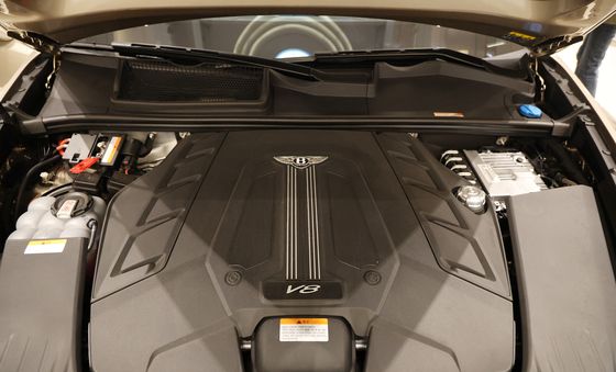 '더 뉴 벤테이가 스피드'의 강력한 V8 심장