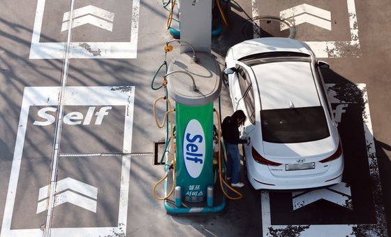 석유 최고가제 닷새째 기름값 하락 지속