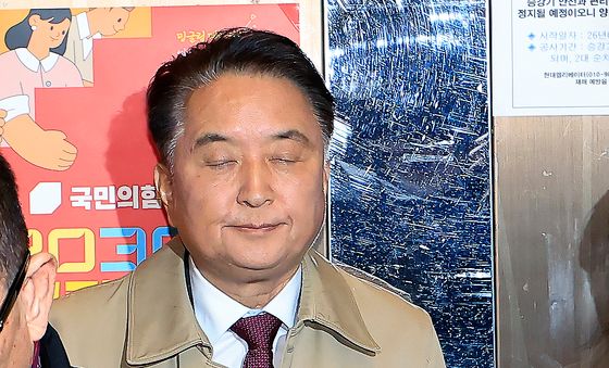 착잡한 김영환 충북도지사