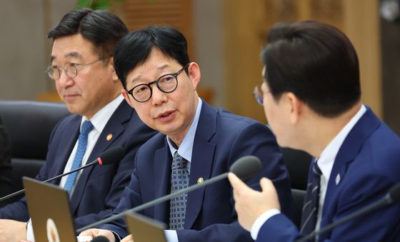 발언하는 박윤주 외교 1차관