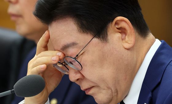 고심하는 이재명 대통령