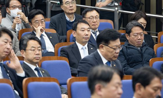 의총 참석한 김용민 법사위 민주당 간사