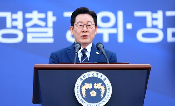신임 경찰 경위·경감 임용식 축사하는 이재명 대통령