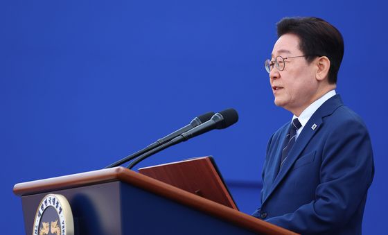 신임 경찰 경위·경감 임용식 참석한 이재명 대통령