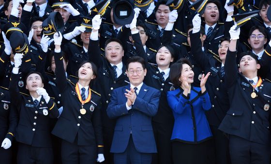 이재명 대통령, 신임 경찰·경감 임용식