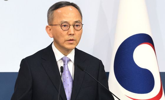 정례브리핑하는 박일 외교부 대변인