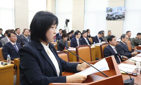 홍소영 병무청장, 국방위원회 업무보고