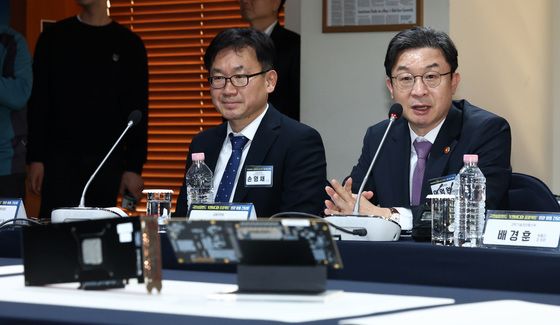 K엔비디아 육성 민관 함동 간담회 자리한 이억원 금융위원장