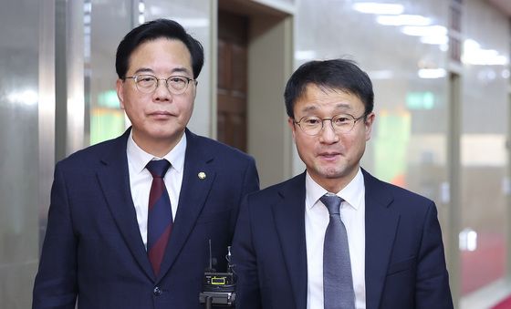 회동 결과 브리핑하는 한병도·송언석