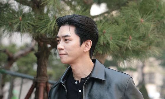 신성록, 움직이는 조각