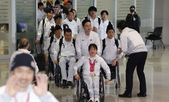 '역대 최고 성적' 동계패럴림픽 선수단 귀국
