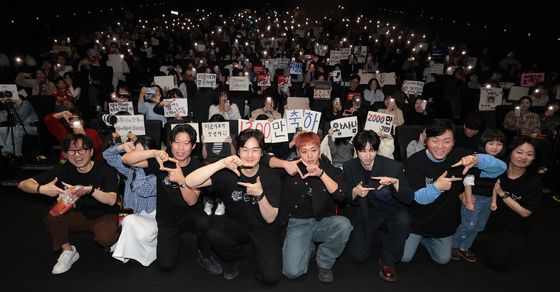 1360만 돌파 '왕사남' 팬과 함께