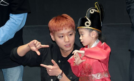 박지훈, 어린이 팬과 '내 마음 속의 저장'