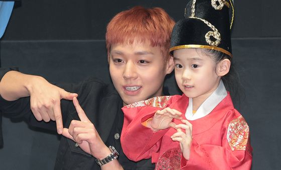 '왕사남' 박지훈, 어린 단종과 '저장'