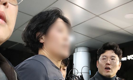 부산 항공사 기장 살해 피의자, 부산진경찰서로 압송