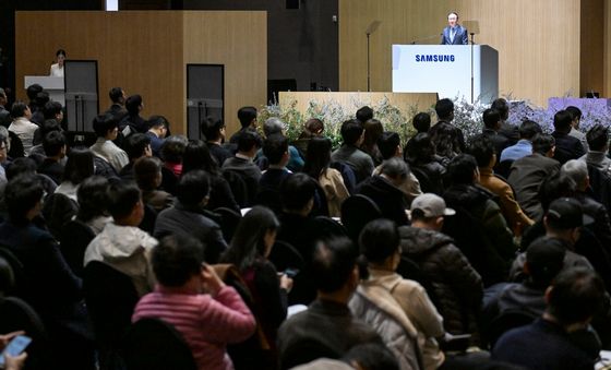 주주총회서 인사말 하는 전영현 부회장