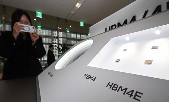 HBM4, HMB4E 메모리 살펴보는 주주들