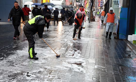 BTS 공연 앞두고 명동 환경정비 총력
