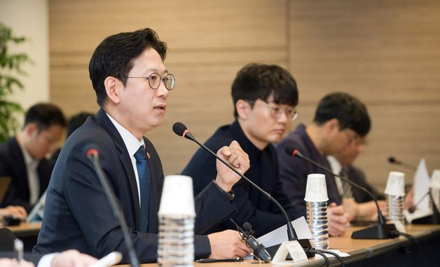 인사말하는 배경훈 부총리