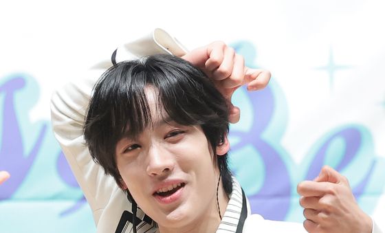 엠비오 기원, 행복 바이러스