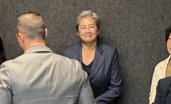 네이버 찾은 리사 수 AMD CEO