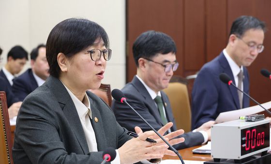 연금개혁 질의 답변하는 정은경 장관