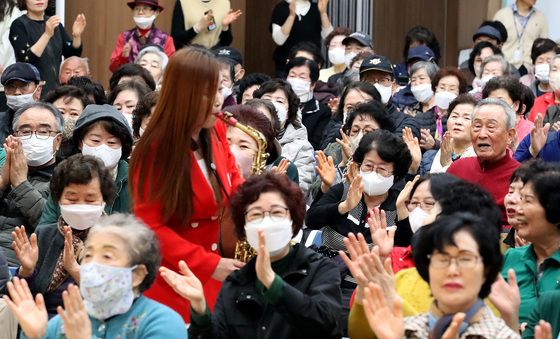 흥겨운 색소폰 연주