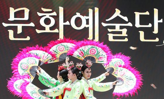 피어나는 '봄'처럼