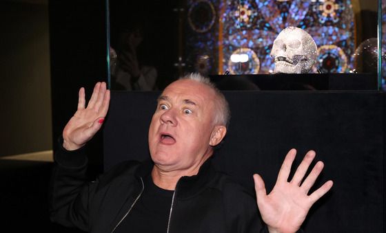 다이아 박힌 해골의 작가, 허스트 한국 찾았다