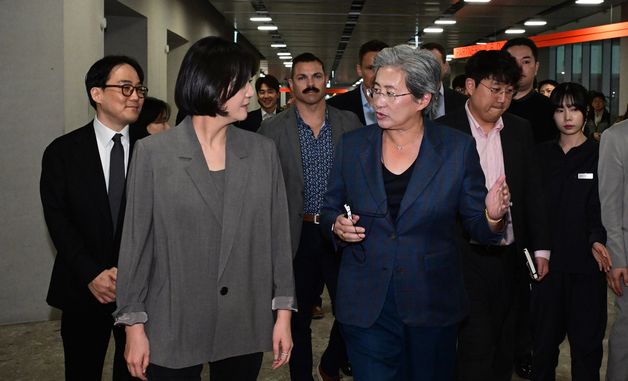 네이버 사옥 찾은 리사 수 AMD 최고경영자