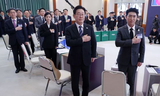 국민의례하는 이재명 대통령