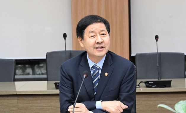 간담회 주재하는 구윤철 부총리