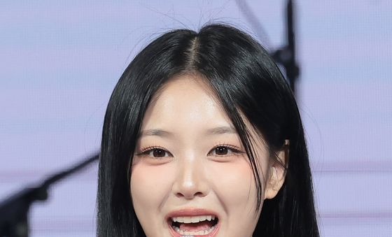 인사말 하는 레이턴시 현진