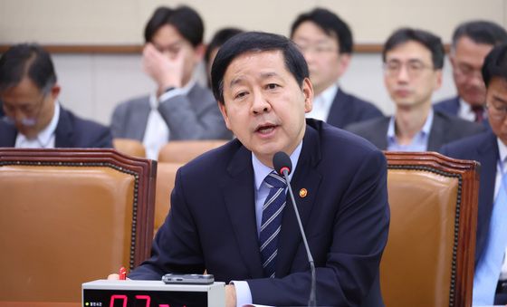 법사위 답변하는 구윤철 부총리