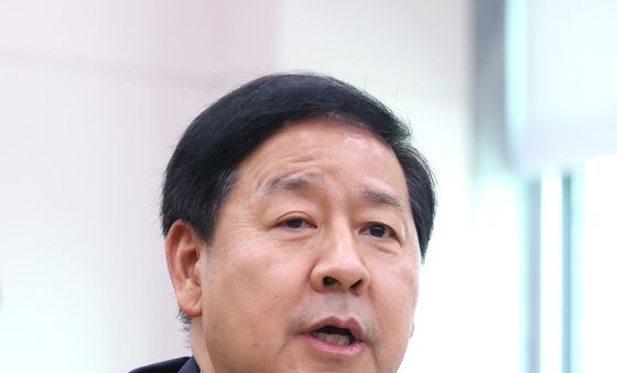 법안 관련 답변하는 구윤철 부총리