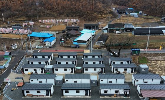 '경북 산불 1년' 아직도 임시주택 생활