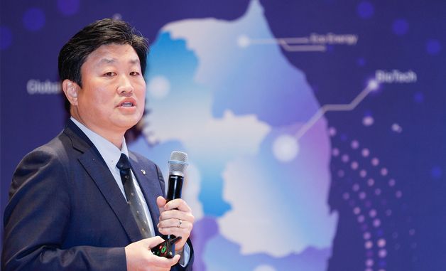 주제발표하는 김정훈 대우건설 상무